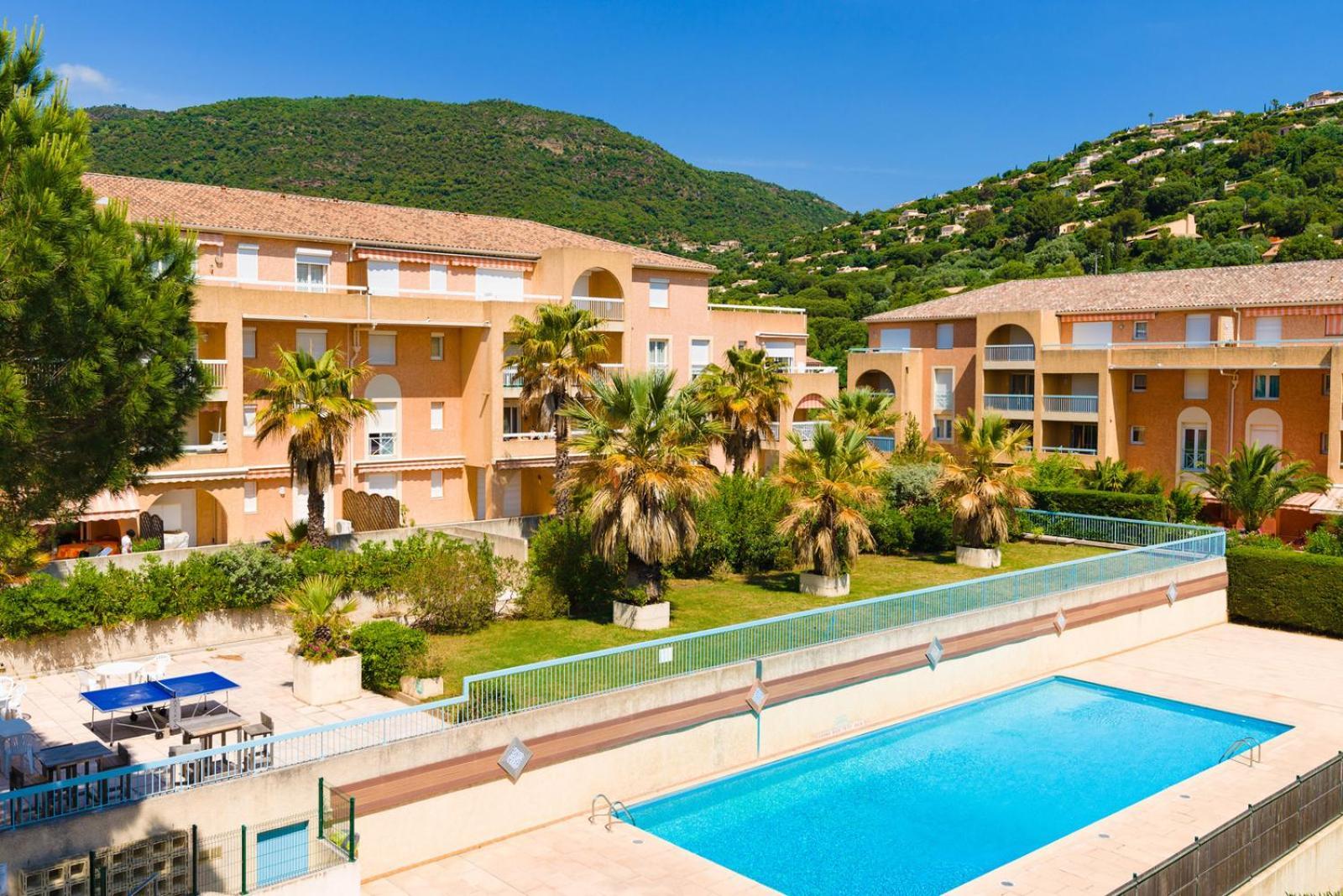 Appartement Residence Santa Barbara Avec Piscine Et A 750M De La Plage Cavalaire-sur-Mer Exterior photo
